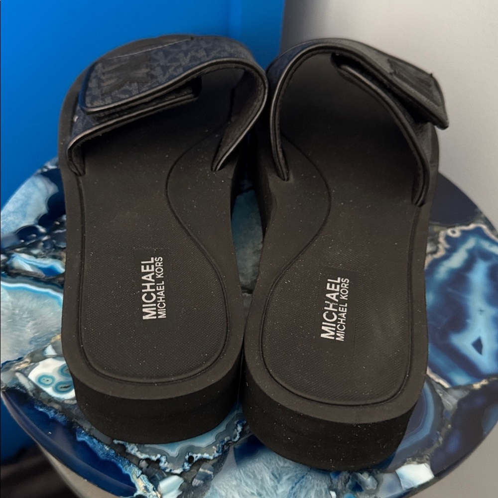 Michael Kors Logo Platform Slide - Picture 5 of 11